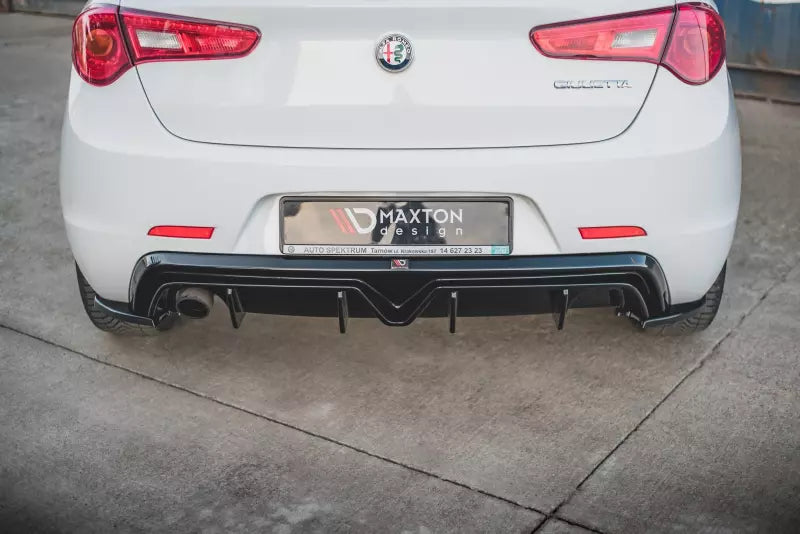 Maxton Design Heckdiffusor V.1 für Alfa Romeo Giulietta Facelift Hochglanz schwarz – Ansicht 1