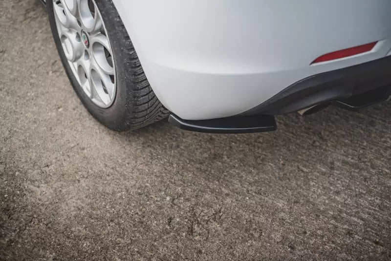 Maxton Design Heckdiffusor V.1 für Alfa Romeo Giulietta Facelift Hochglanz schwarz – Ansicht 2