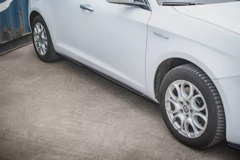 Maxton Design Seitenschweller (Paar) für Alfa Romeo Giulietta Facelift Hochglanz schwarz – Ansicht 1