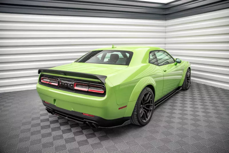 Maxton Design Diffusor Flaps für Dodge Challenger SRT Hellcat Mk3 Hochglanz schwarz – Ansicht 3