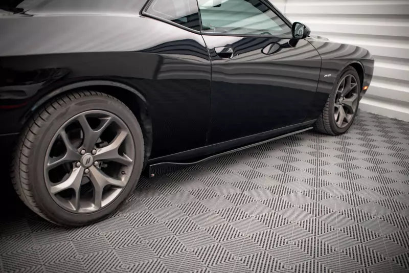 Maxton Design Seitenschweller (Paar) für Dodge Challenger RT Mk3 Facelift Hochglanz schwarz – Ansicht 2