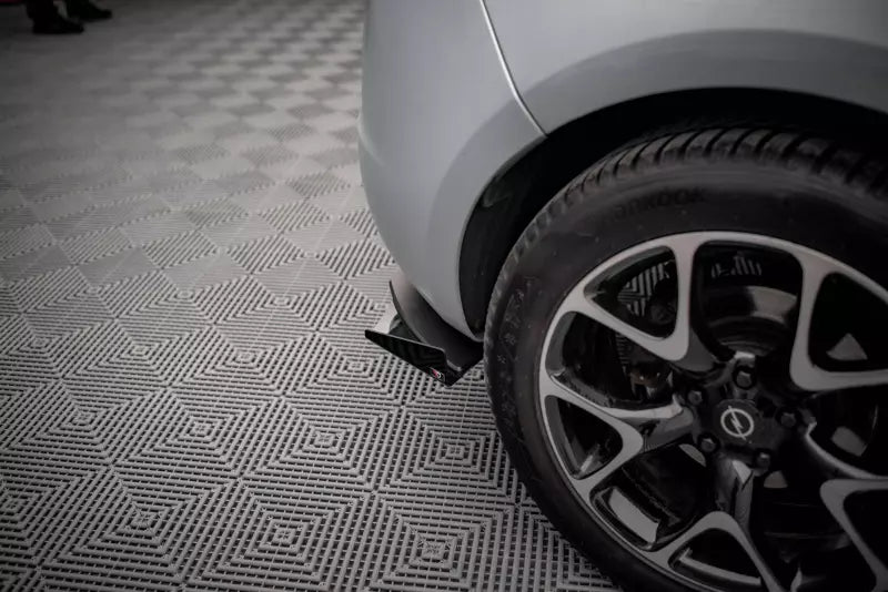 Maxton Design Street Pro Heckdiffusor für Opel Astra GTC OPC-Line J schwarz matt mit Hochglanz Flaps – Ansicht 4