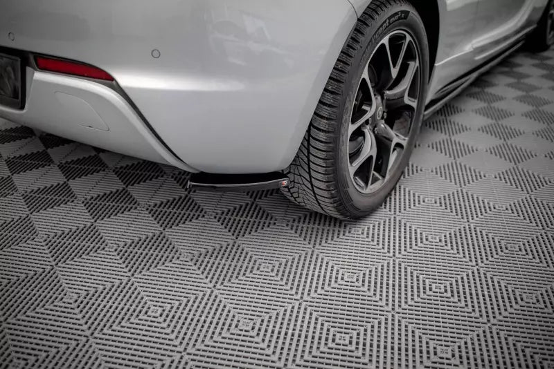Maxton Design Diffusor Flaps für Opel Astra GTC OPC-Line J Hochglanz schwarz – Ansicht 1