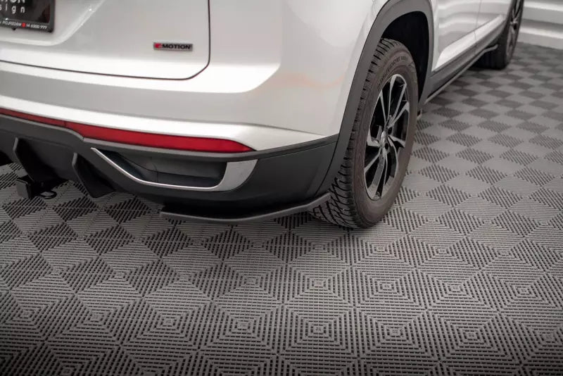 Maxton Design Diffusor Flaps für VW Atlas Cross Hochglanz schwarz – Ansicht 1