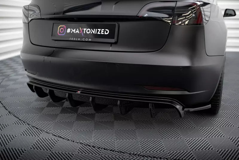Maxton Design Heckdiffusor V.2 für Tesla Model 3 Hochglanz schwarz – Ansicht 2