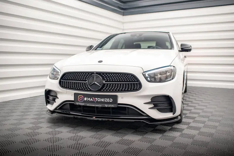 Maxton Design Frontlippe V.1 für Mercedes E-Klasse W213 / S213 Facelift AMG-Line (2020-2023) Hochglanz schwarz – Ansicht 1