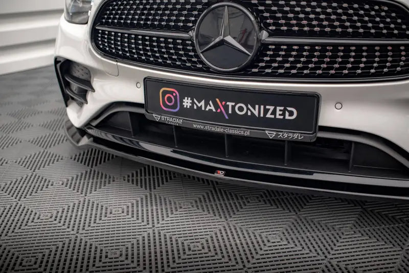 Maxton Design Frontlippe V.1 für Mercedes E-Klasse W213 / S213 Facelift AMG-Line (2020-2023) Hochglanz schwarz – Ansicht 3