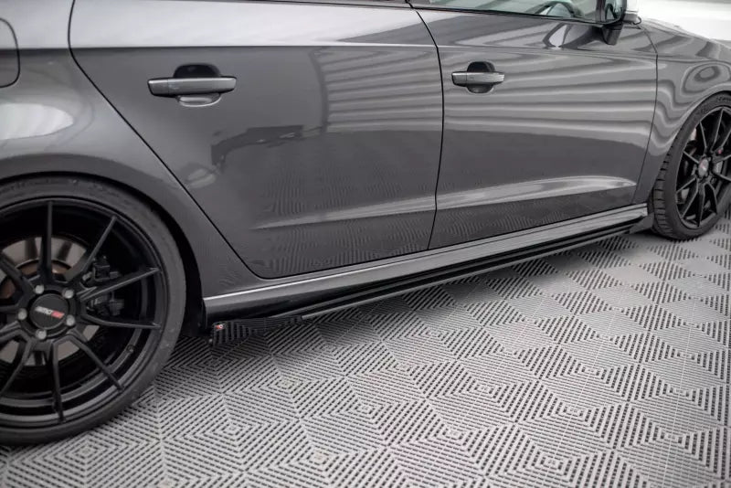 Maxton Design Street Pro Schweller Flaps Audi S3 Sportback 8V Facelift Hochglanz schwarz – Ansicht 2