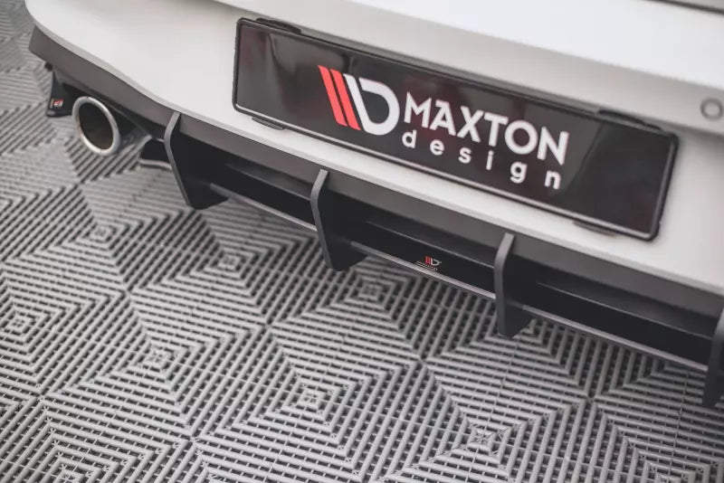 Maxton Design Street Pro Heckdiffusor für Volkswagen Golf 8 GTI – Ansicht 3
