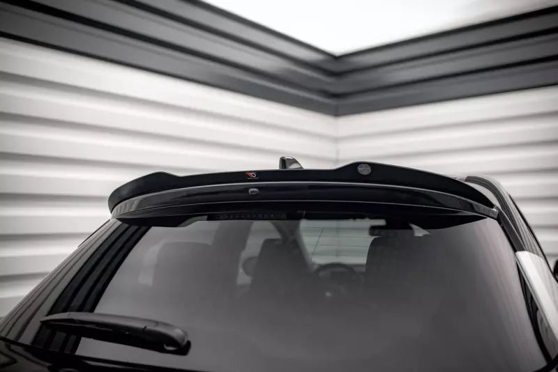 Maxton Design Heckspoiler Lippe V.2 für Toyota Yaris Mk4 Hochglanz schwarz – Ansicht 1