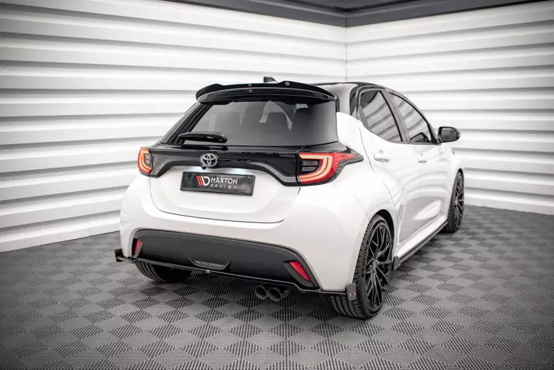 Maxton Design Heckspoiler Lippe V.2 für Toyota Yaris Mk4 Hochglanz schwarz – Ansicht 2