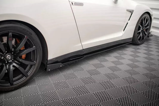 Maxton Design Seitenschweller (Paar) mit Flaps für Nissan GTR R35 Facelift Hochglanz schwarz – Ansicht 1