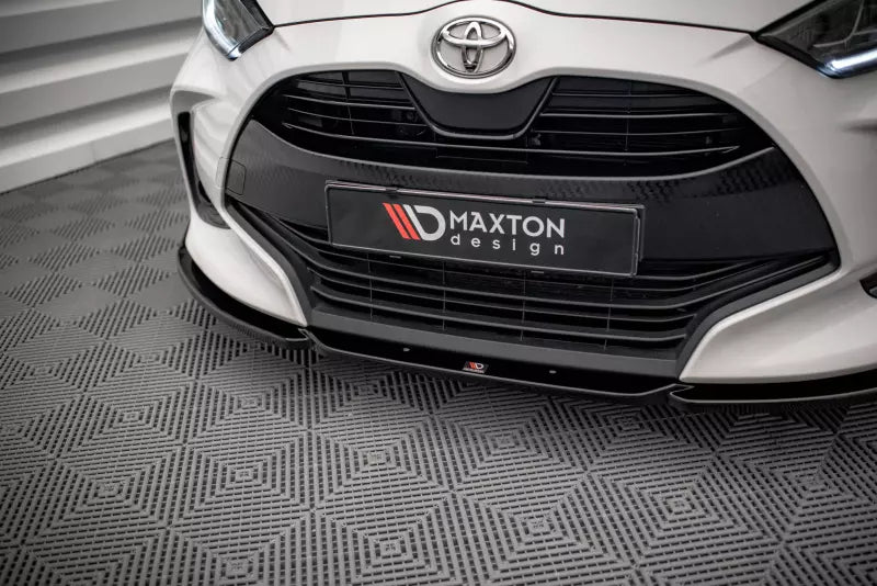 Maxton Design Frontlippe V.1 mit Flaps für Toyota Yaris Mk4 Hochglanz schwarz – Ansicht 2