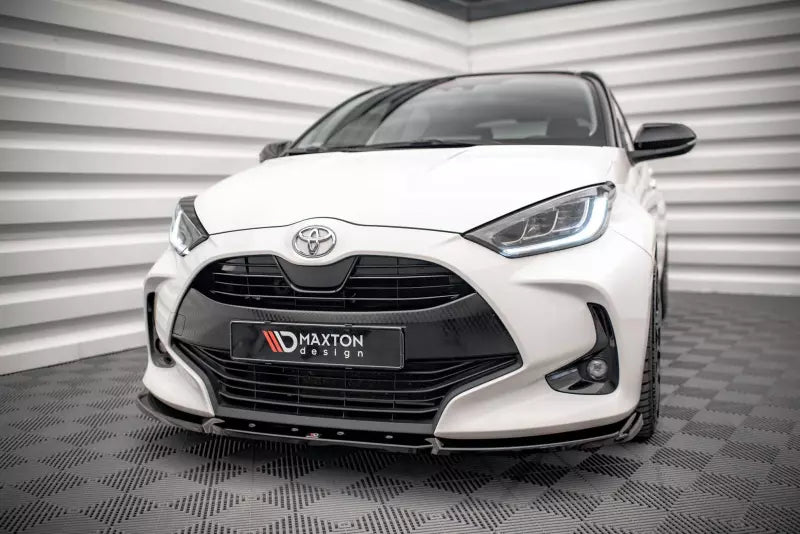 Maxton Design Frontlippe V.2 für Toyota Yaris Mk4 Hochglanz schwarz – Ansicht 1