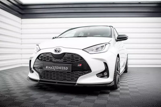 Maxton Design Frontlippe V.3 für Toyota Yaris Mk4 Hochglanz schwarz – Ansicht 1