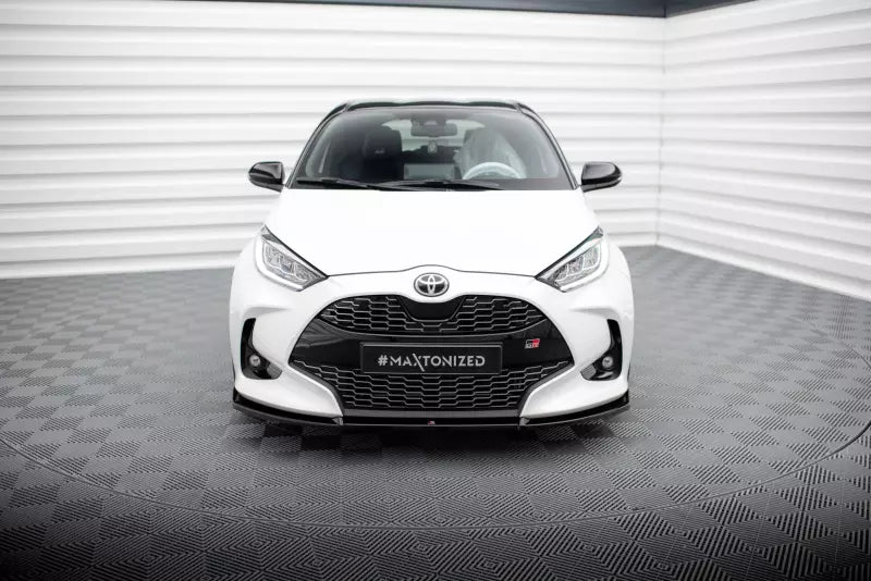 Maxton Design Frontlippe V.3 für Toyota Yaris Mk4 Hochglanz schwarz – Ansicht 2