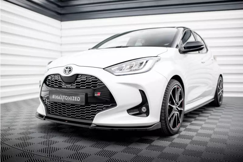 Maxton Design Frontlippe V.3 für Toyota Yaris Mk4 Hochglanz schwarz – Ansicht 4