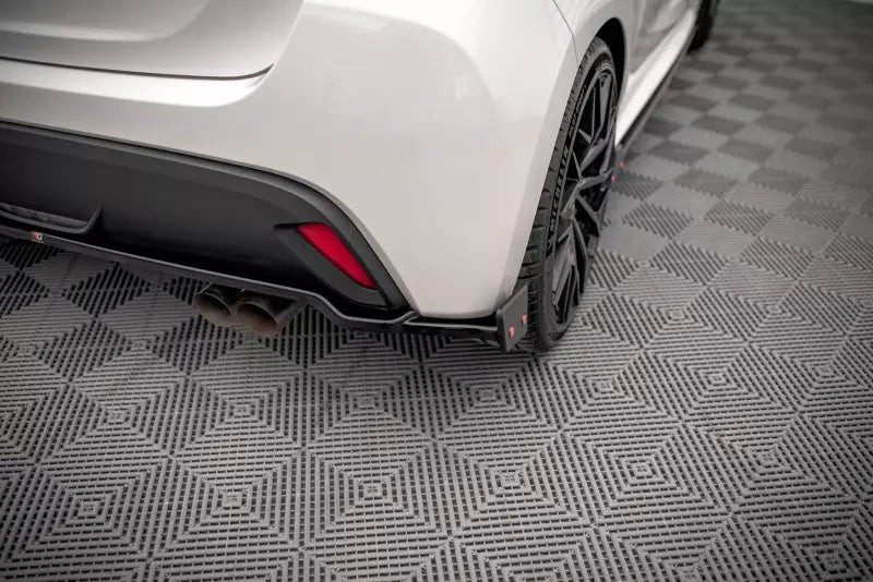 Maxton Design Heckdiffusor mit Flaps für Toyota Yaris Mk4 Hochglanz schwarz – Ansicht 1