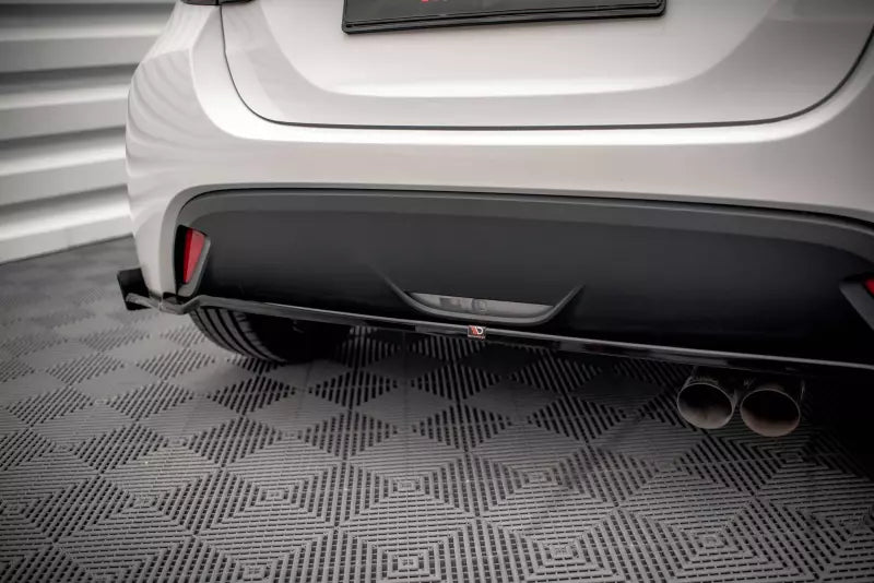 Maxton Design Heckdiffusor mit Flaps für Toyota Yaris Mk4 Hochglanz schwarz – Ansicht 3