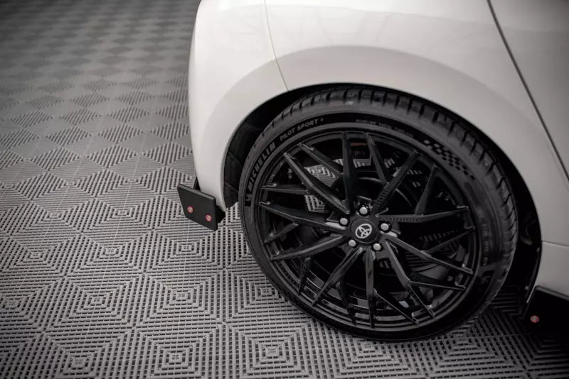 Maxton Design Heckdiffusor mit Flaps für Toyota Yaris Mk4 Hochglanz schwarz – Ansicht 4