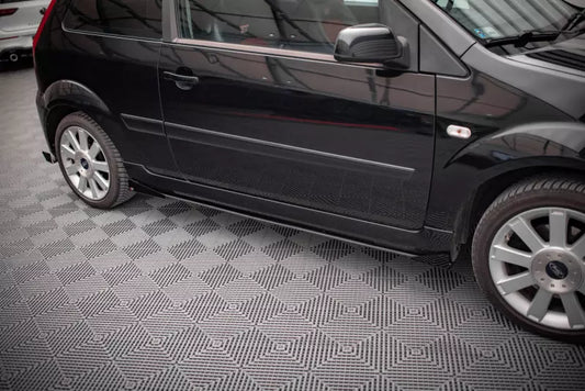 Maxton Design Street Pro Seitenschweller (Paar) mit Flaps für Ford Fiesta ST Mk6 Hochglanz schwarz – Ansicht 1