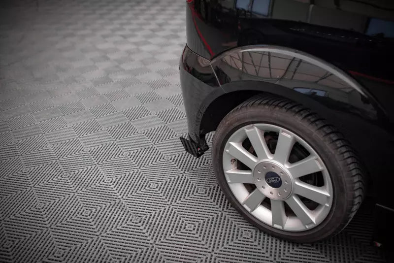 Maxton Design Street Pro Flaps für Ford Fiesta ST Mk6 Hochglanz schwarz – Ansicht 2