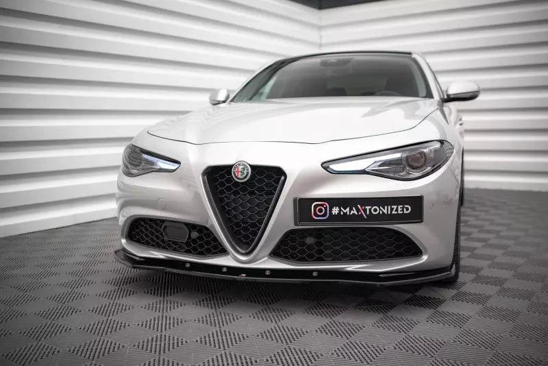 Maxton Design Frontlippe für Alfa Romeo Giulia Lusso Hochglanz schwarz – Ansicht 1
