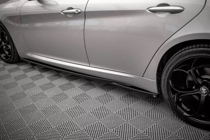Maxton Design Seitenschweller (Paar) für Alfa Romeo Giulia Lusso Hochglanz schwarz – Ansicht 2