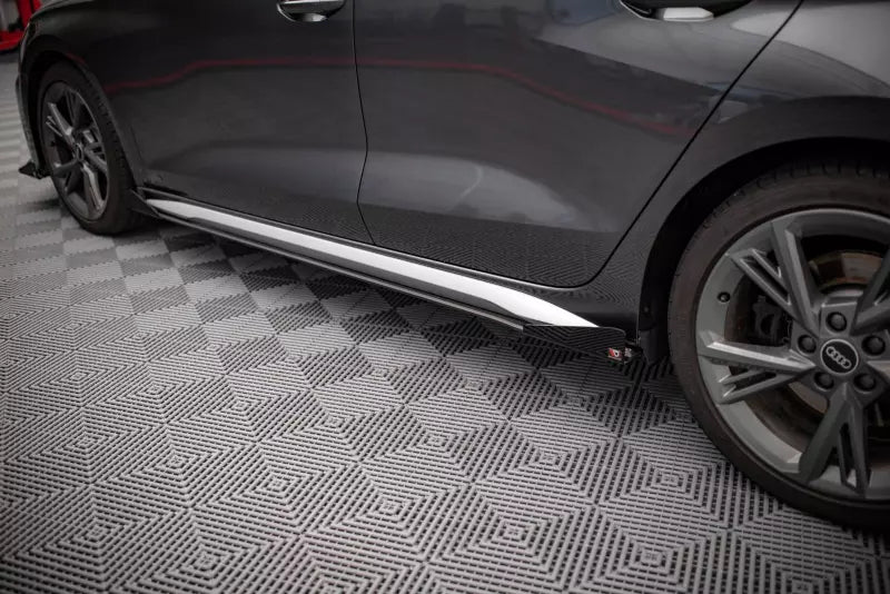 Maxton Design Street Pro Schweller Flaps Audi S3 / A3 S-Line 8Y Hochglanz schwarz – Ansicht 3