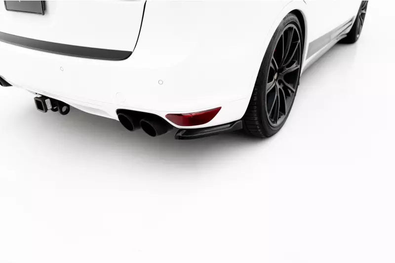 Maxton Design Diffusor Flaps für Porsche Cayenne Mk2 Hochglanz schwarz – Ansicht 1