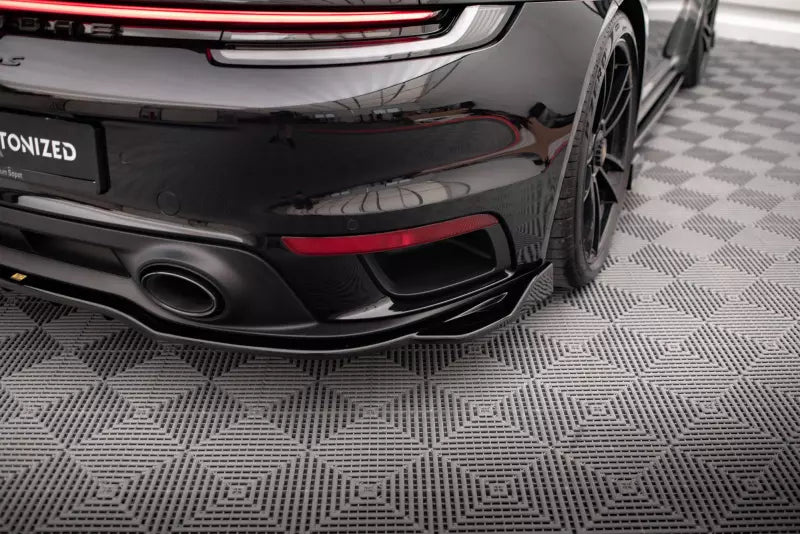 Maxton Design Heckdiffusor für Porsche 911 Turbo S 992 Hochglanz schwarz – Ansicht 3