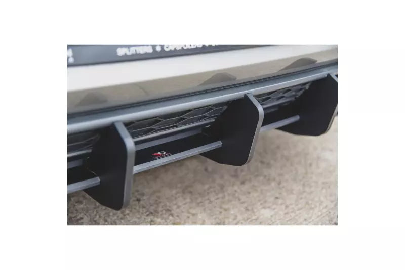 Maxton Design Street Pro Heckdiffusor V.2 für VW Golf 7 GTI / GTD – Ansicht 3