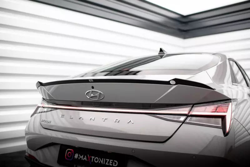 Maxton Design Heckspoiler Lippe für Hyundai Elantra Mk7 Hochglanz schwarz – Ansicht 1