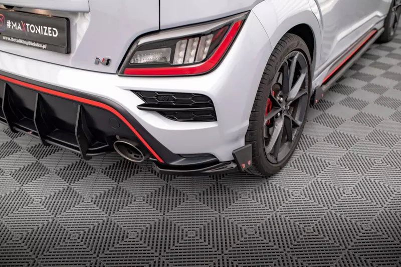 Maxton Design Diffusor Flaps V.1 mit Flaps für Hyundai Kona Mk1 Hochglanz schwarz – Ansicht 1