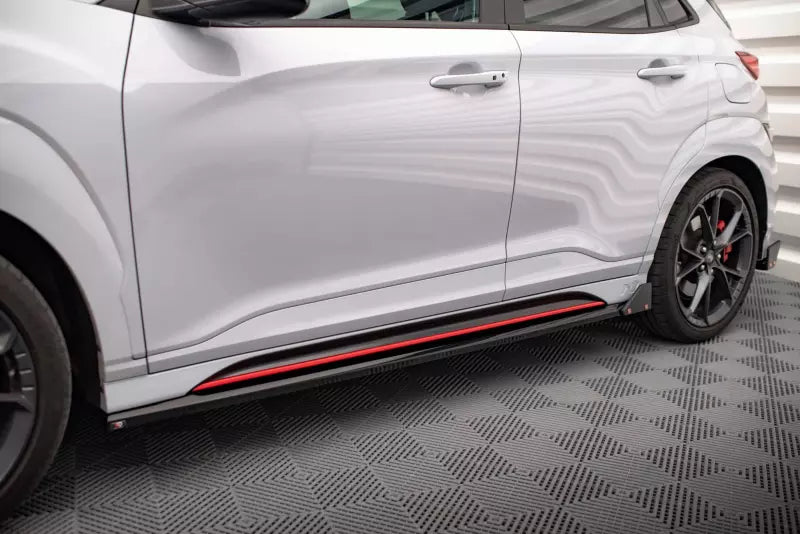 Maxton Design Seitenschweller (Paar) mit Flaps für Hyundai Kona N Mk1 Hochglanz schwarz – Ansicht 1