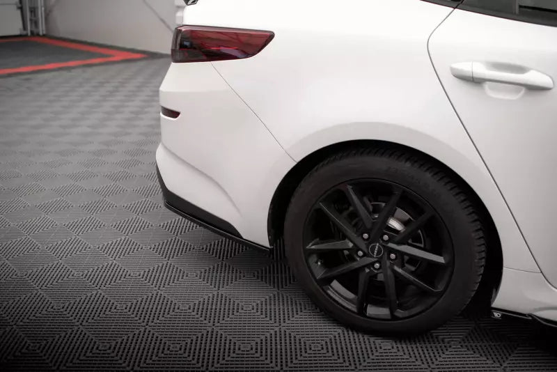 Maxton Design Diffusor Flaps V.2 für Kia Optima Mk4 Facelift Hochglanz schwarz – Ansicht 1