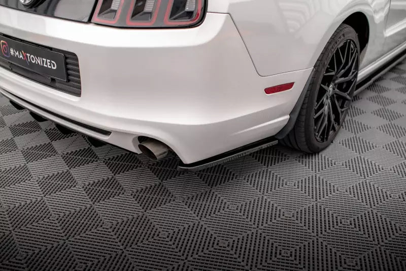 Maxton Design Diffusor Flaps für Ford Mustang Mk5 Facelift Hochglanz schwarz – Ansicht 1