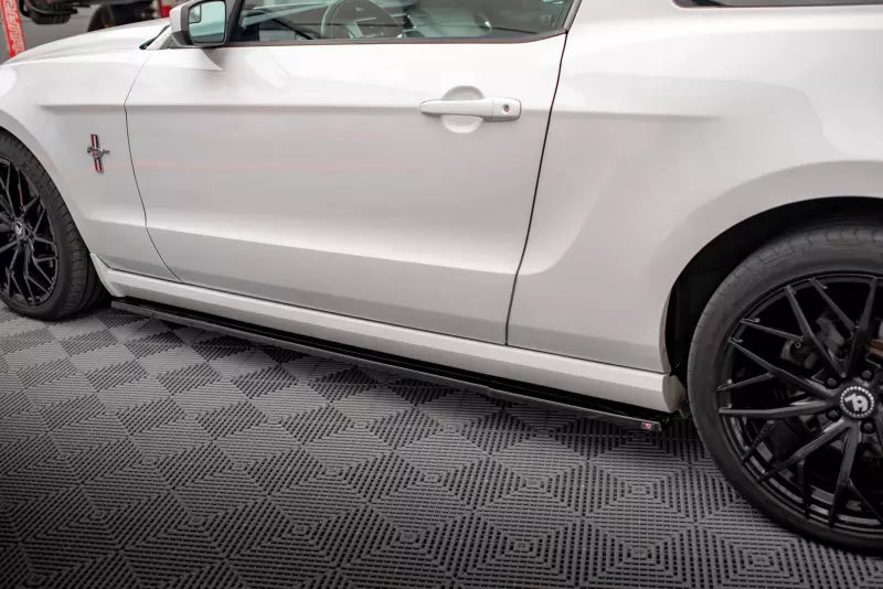 Maxton Design Seitenschweller (Paar) für Ford Mustang Mk5 Facelift Hochglanz schwarz – Ansicht 3