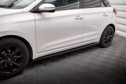 Maxton Design Seitenschweller (Paar) für Hyundai I20 Mk2 Facelift Hochglanz schwarz – Ansicht 1