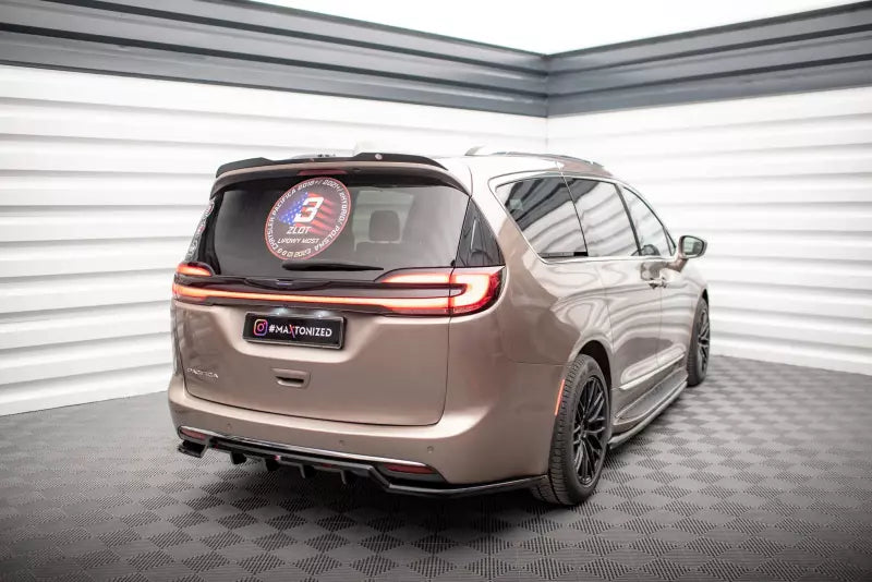 Maxton Design Heckspoiler Lippe für Chrysler Pacifica Mk2 Hochglanz schwarz – Ansicht 2