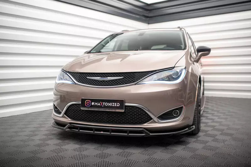 Maxton Design Frontlippe für Chrysler Pacifica Mk2 Hochglanz schwarz – Ansicht 1