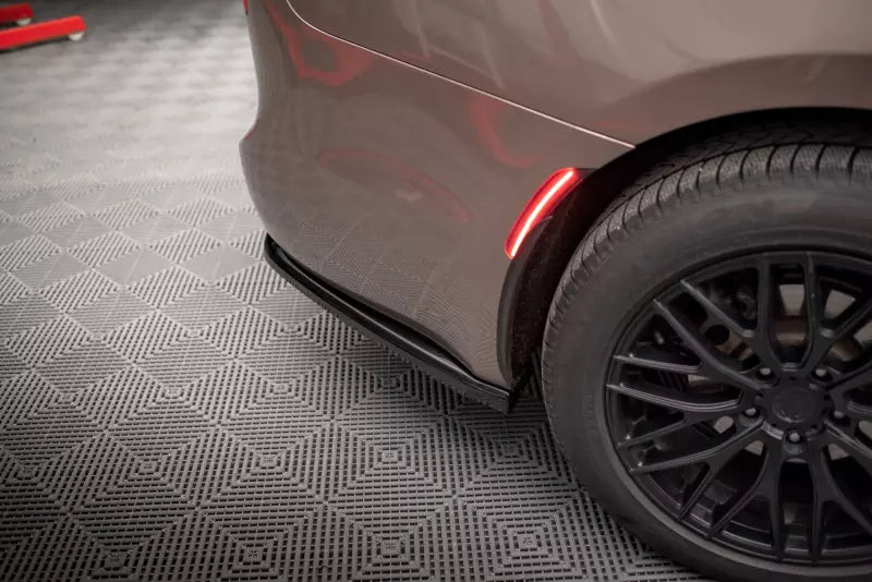 Maxton Design Heckdiffusor DTM Look fürChrysler Pacifica Mk2 Hochglanz schwarz – Ansicht 4