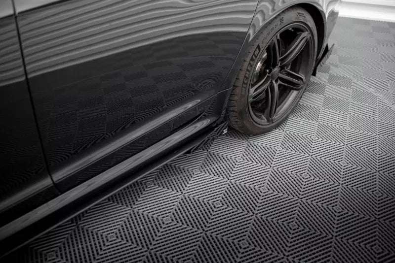 Maxton Design Street Pro Seitenschweller-Flaps für Audi RS6 Avant C6 Hochglanz schwarz – Ansicht 3