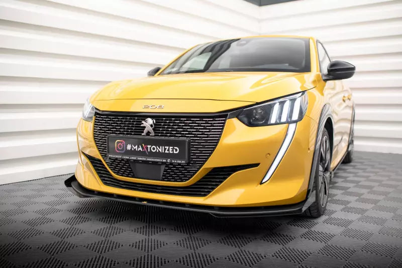 Maxton Design Street Pro Frontlippe für Peugeot 208 GT Mk2 schwarz mit Hochglanz Flaps – Ansicht 1