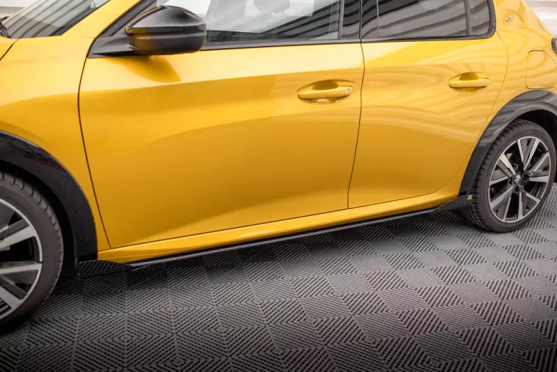 Maxton Design Street Pro Seitenschweller (Paar) für Peugeot 208 GT Mk2 schwarz mit Hochglanz Flaps – Ansicht 1