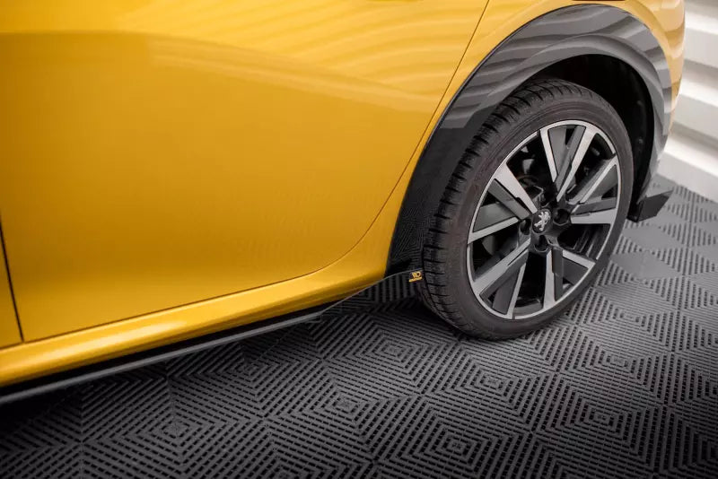 Maxton Design Street Pro Seitenschweller (Paar) für Peugeot 208 GT Mk2 schwarz mit Hochglanz Flaps – Ansicht 3