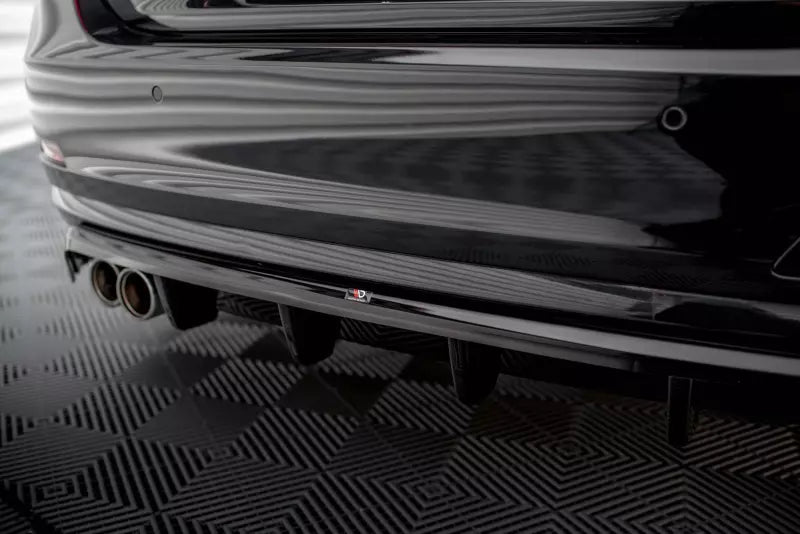 Maxton Design mittlerer Heckdiffusor für BMW 4er Grand Coupe F36 Hochglanz schwarz – Ansicht 3