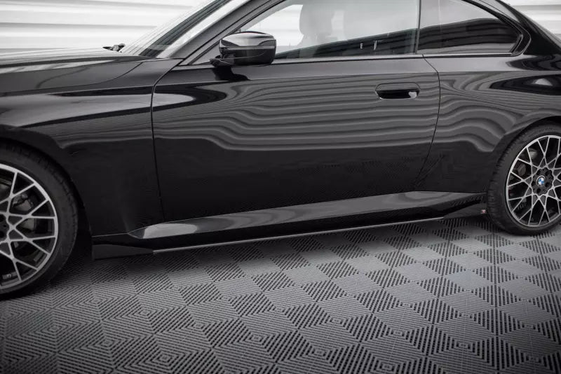 Maxton Design Street Pro Seitenschweller (Paar) für BMW 2 Coupe G42 Hochglanz schwarz matt schwarz mit Hochglanz Flaps – Ansicht 1