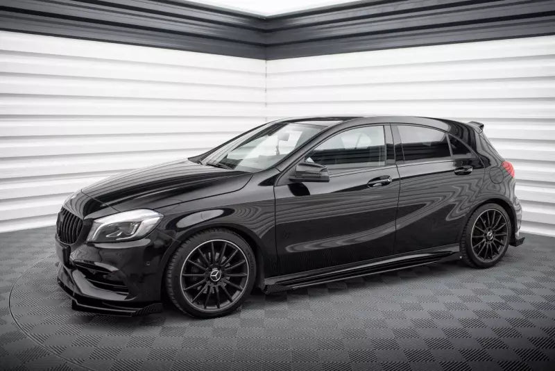 Maxton Design Street Pro Seitenschweller (Paar) für Mercedes A AMG-Line W176 Facelift Hochglanz schwarz matt schwarz mit Hochglanz Flaps – Ansicht 2