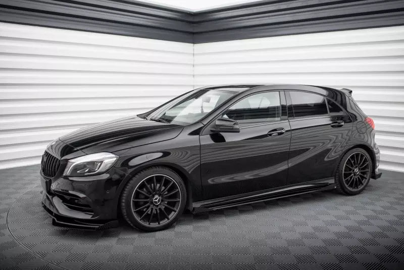 Maxton Design Street Pro Seitenschweller-Flaps für Mercedes A AMG-Line W176 Facelift Hochglanz schwarz – Ansicht 3
